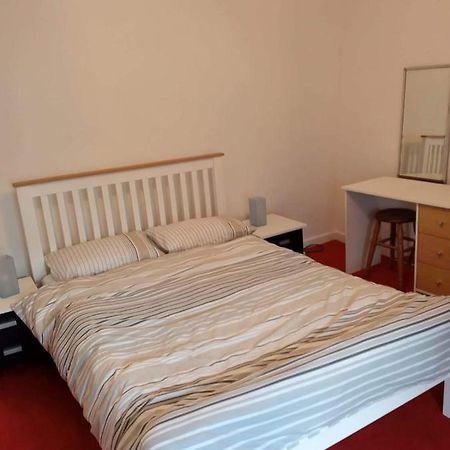 2 Bedroom Cottage In Porthcawl Exterior foto